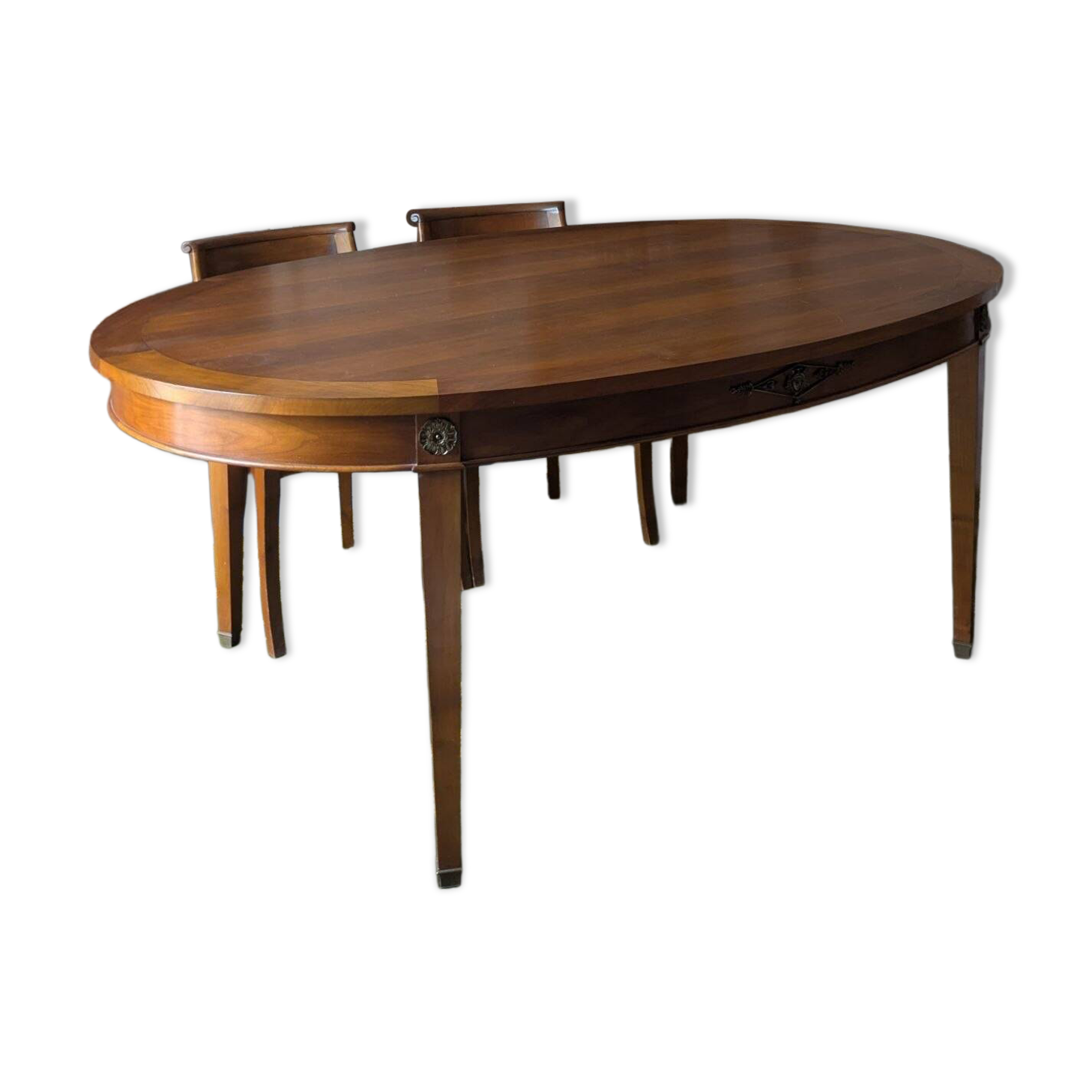 Oval dining table