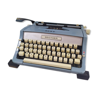 Brother sky blue typewriter - vintage - suitcase - works