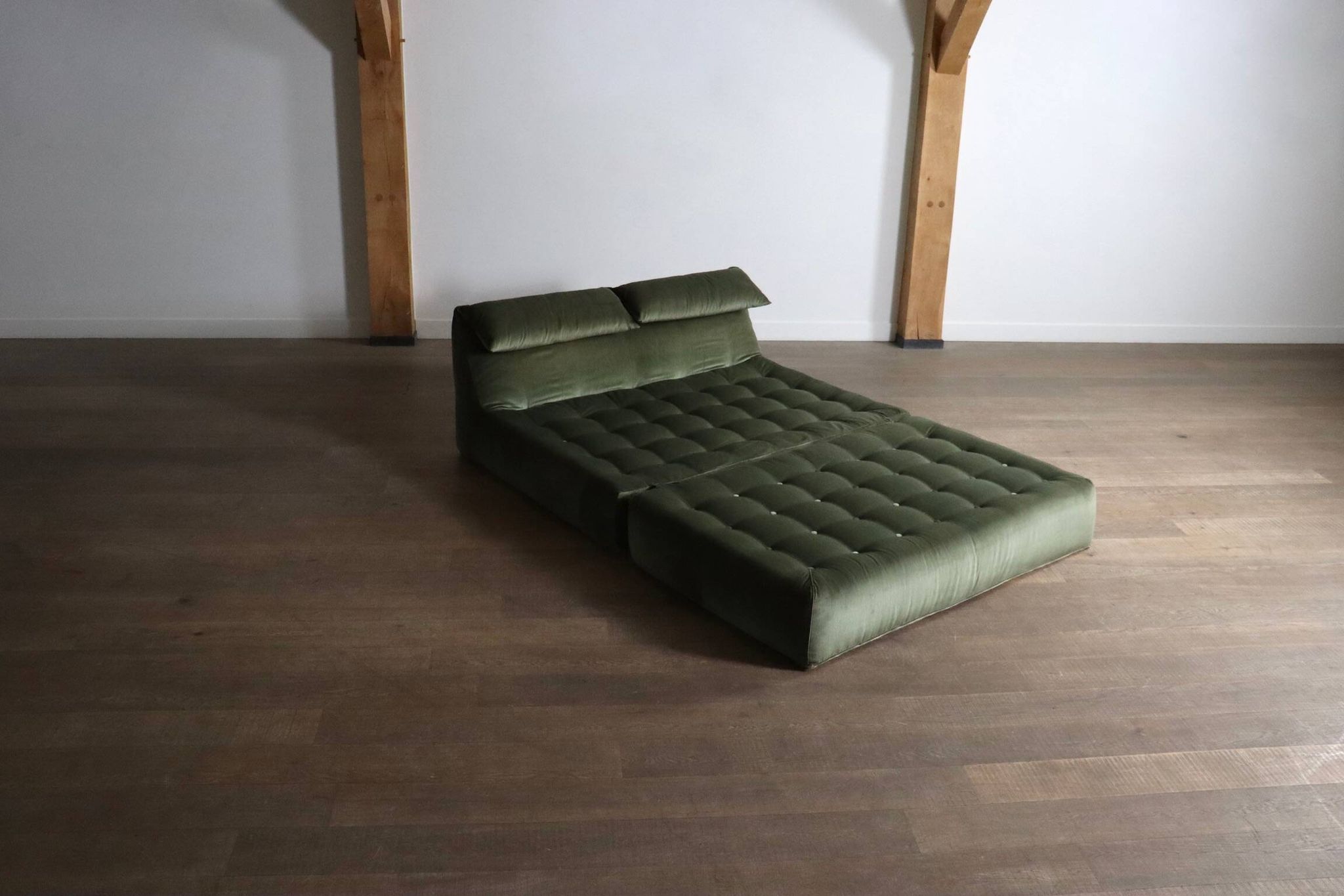 Le bambole bed in green velvet By Mario Bellini for B&B Italia, 1970s
