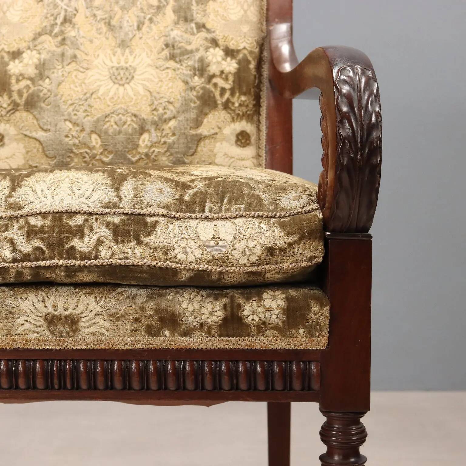 Antique Louis-Philippe armchair in mahogany, Italy, 19th century.