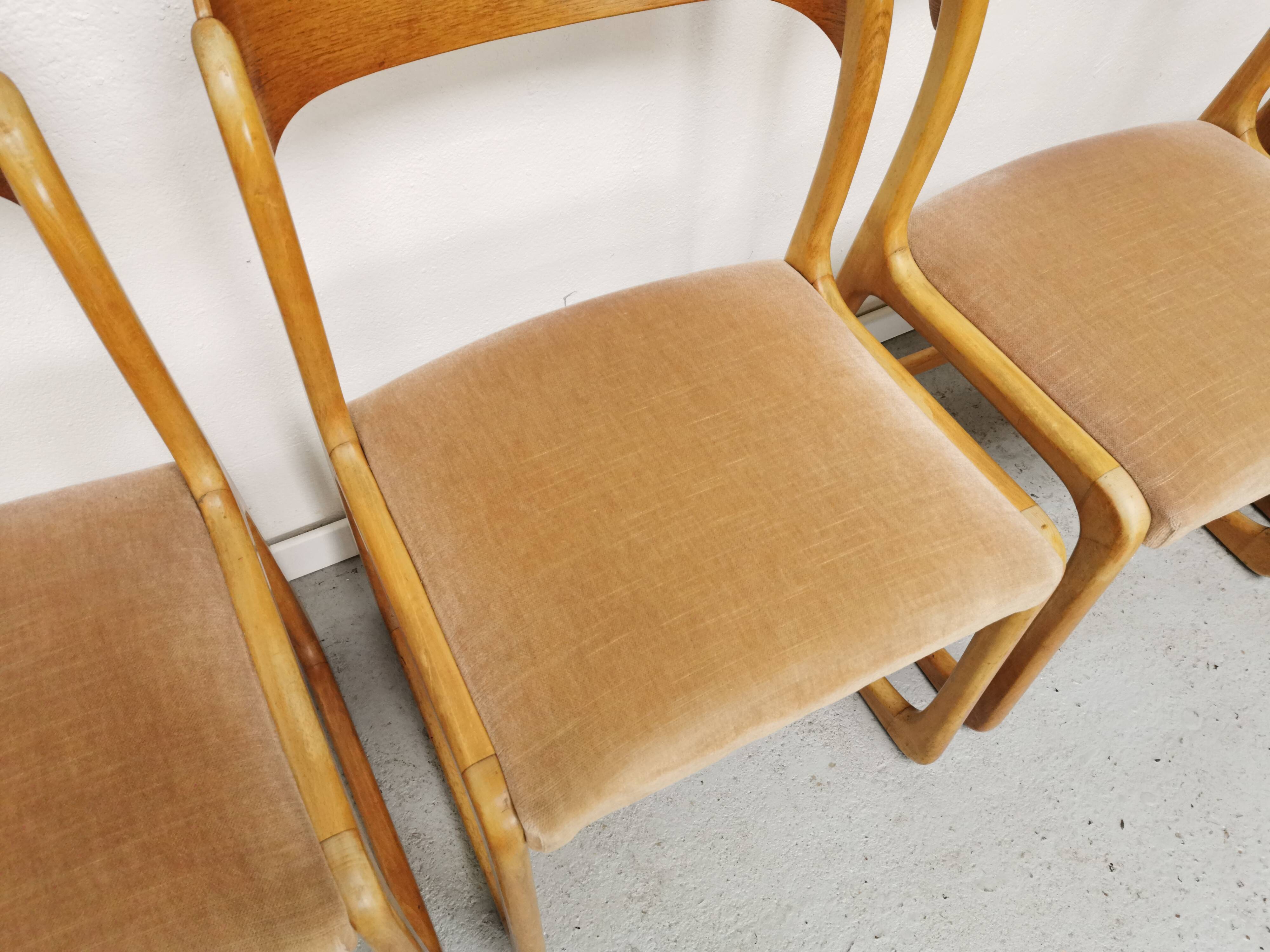 Series of 4 chairs Baumann Traineau