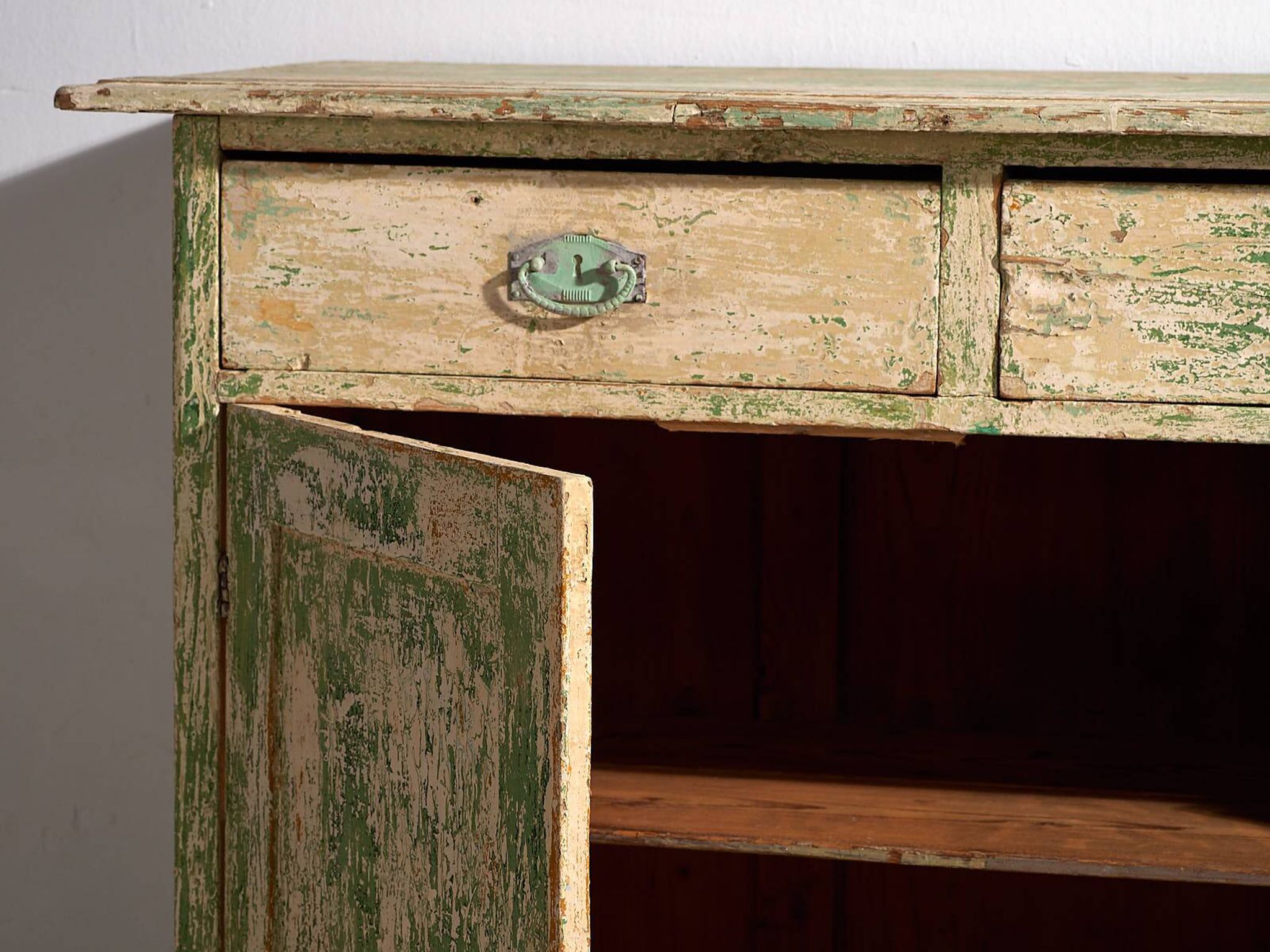 Old bedroom chest of drawers with green tones (c.1920) #8
