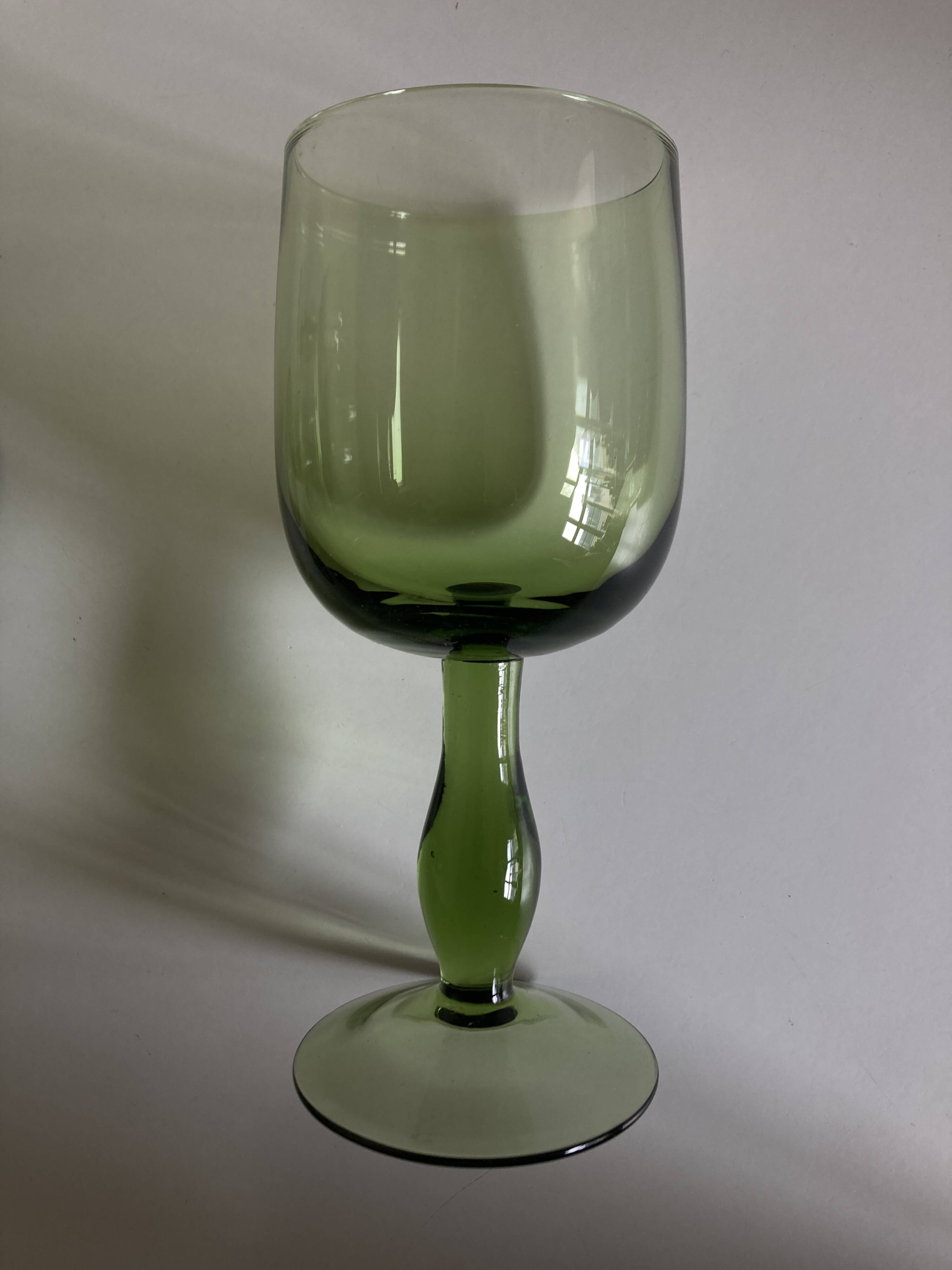 Set of 5 XL tulip-shaped blown rosemary green glasses