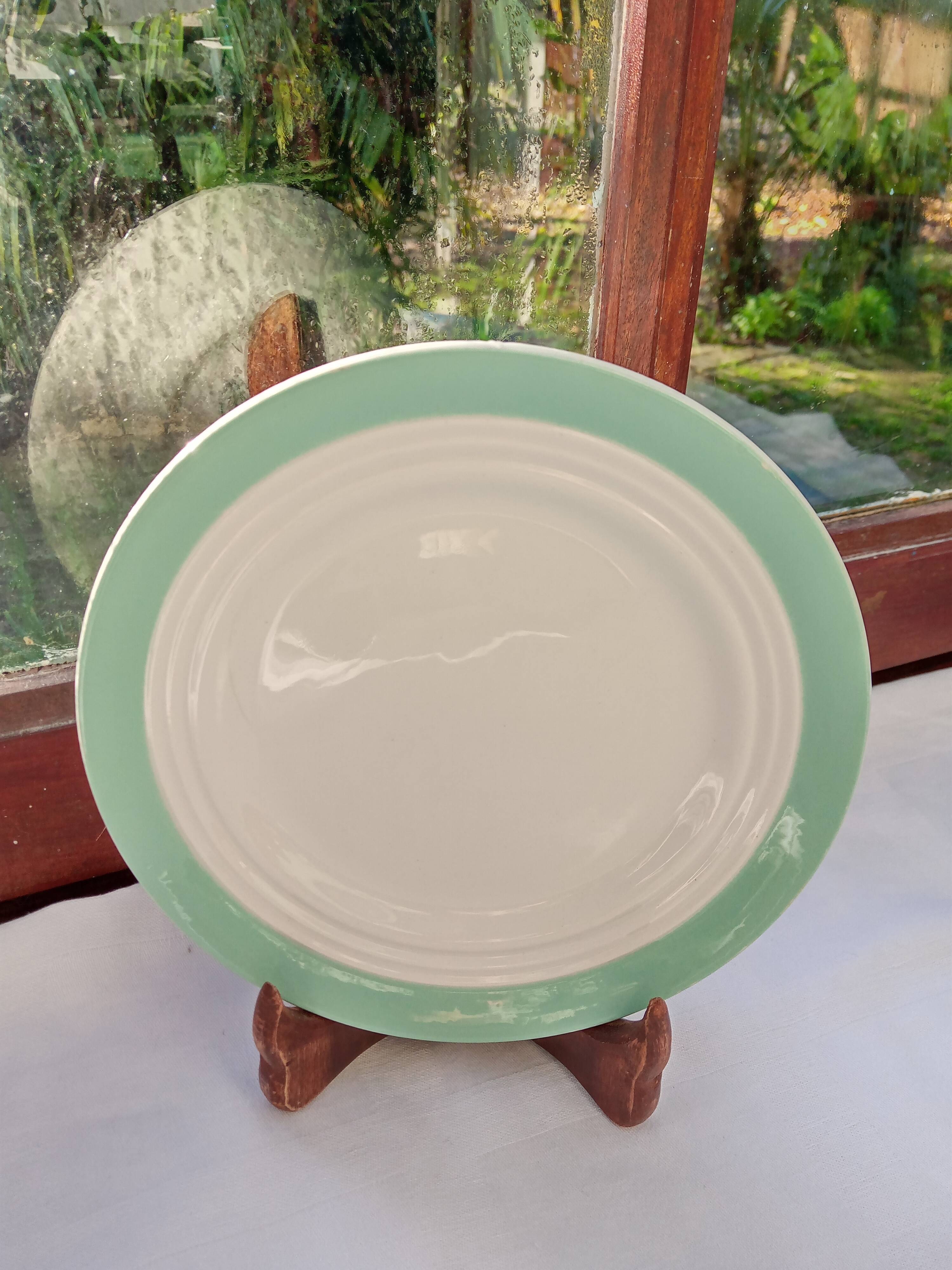 7 assiettes à dessert St Amand