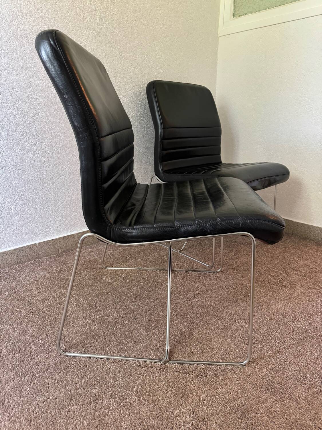 Black leather armchairs, Italian design, 70s (X2)