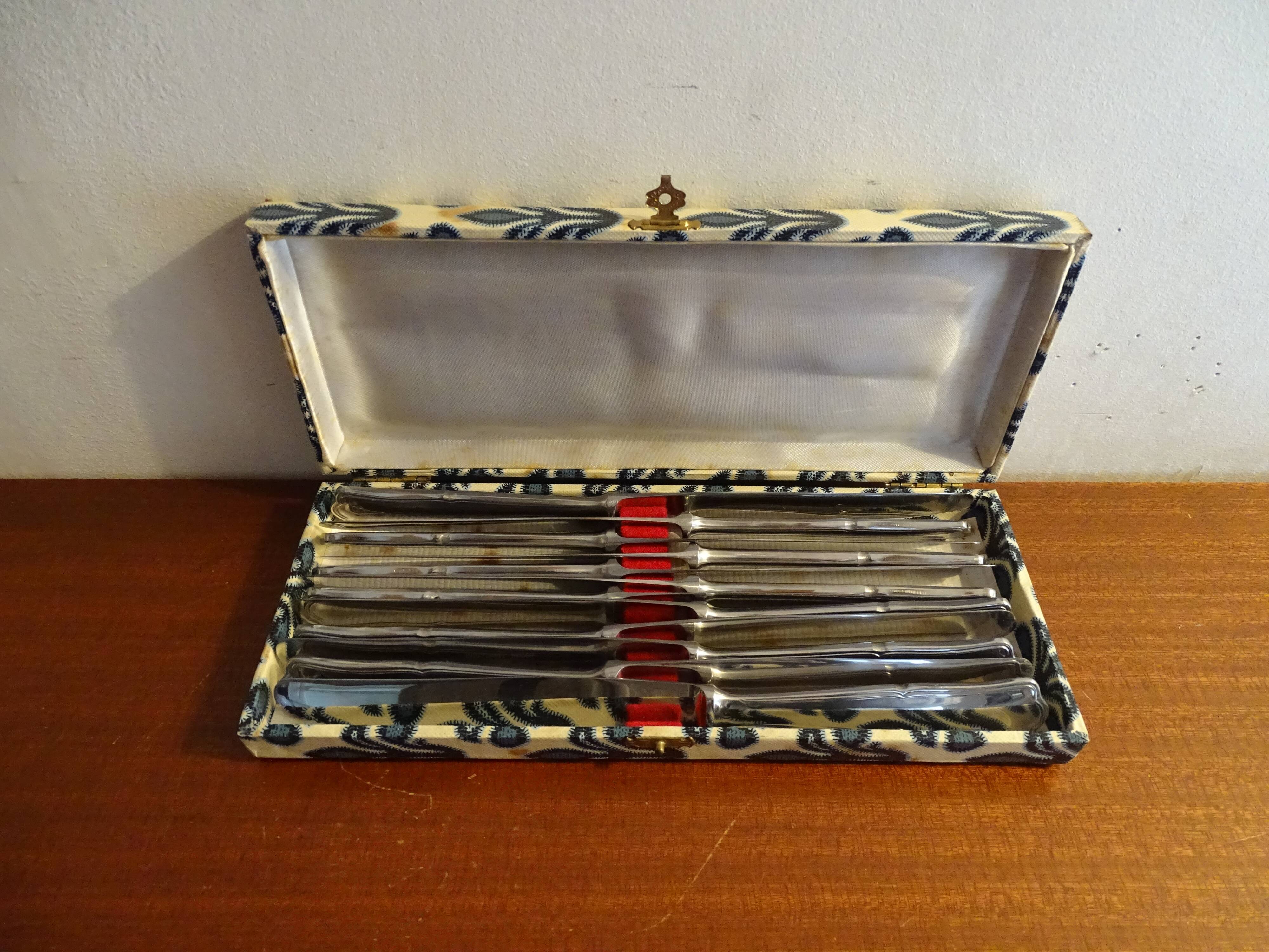 12 couteaux  forgés inox massif  vintage en écrin