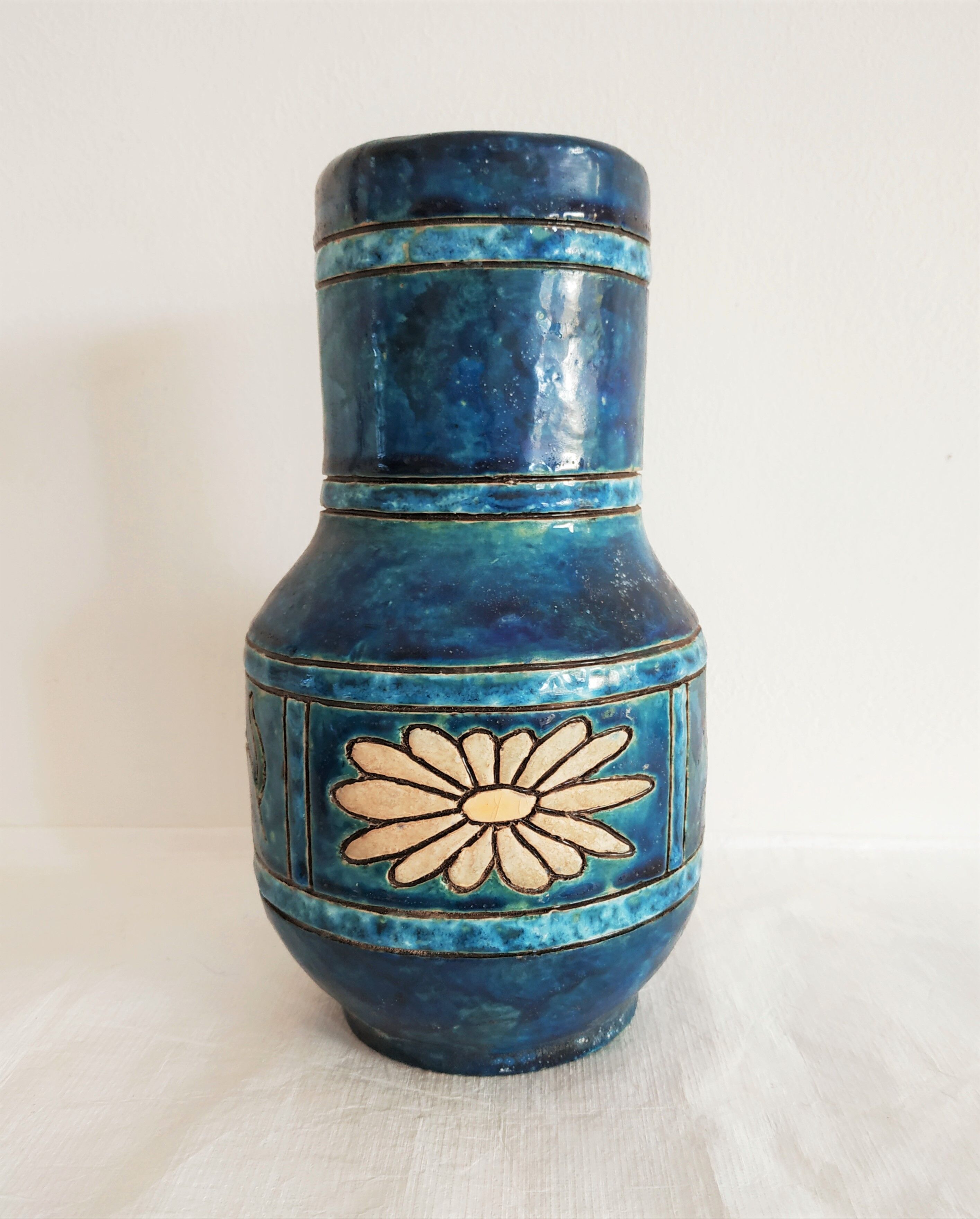 Triki blue ceramic vase floral patterns