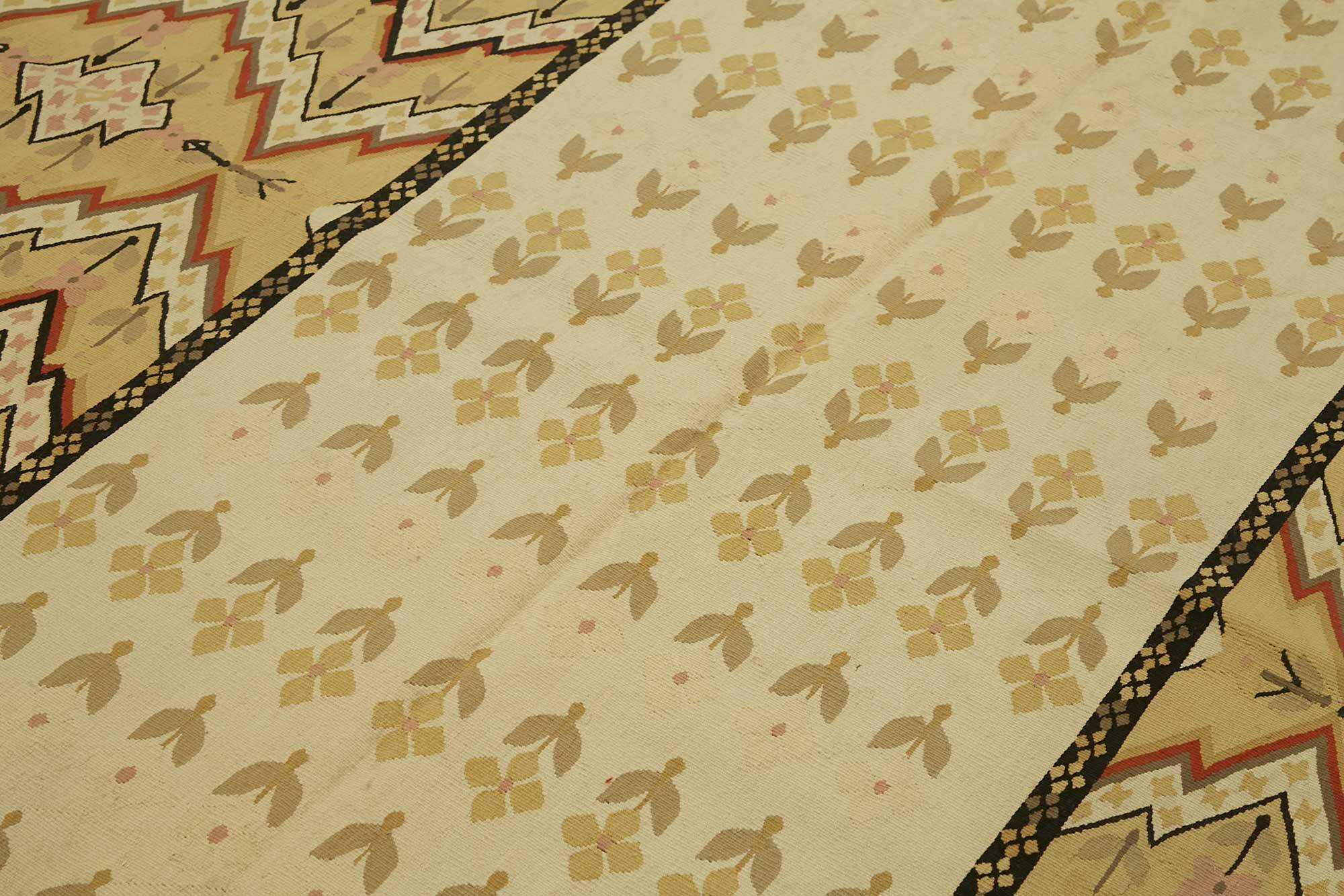 Handmade European Vintage Aubusson Kilim 196 cm x 311 cm