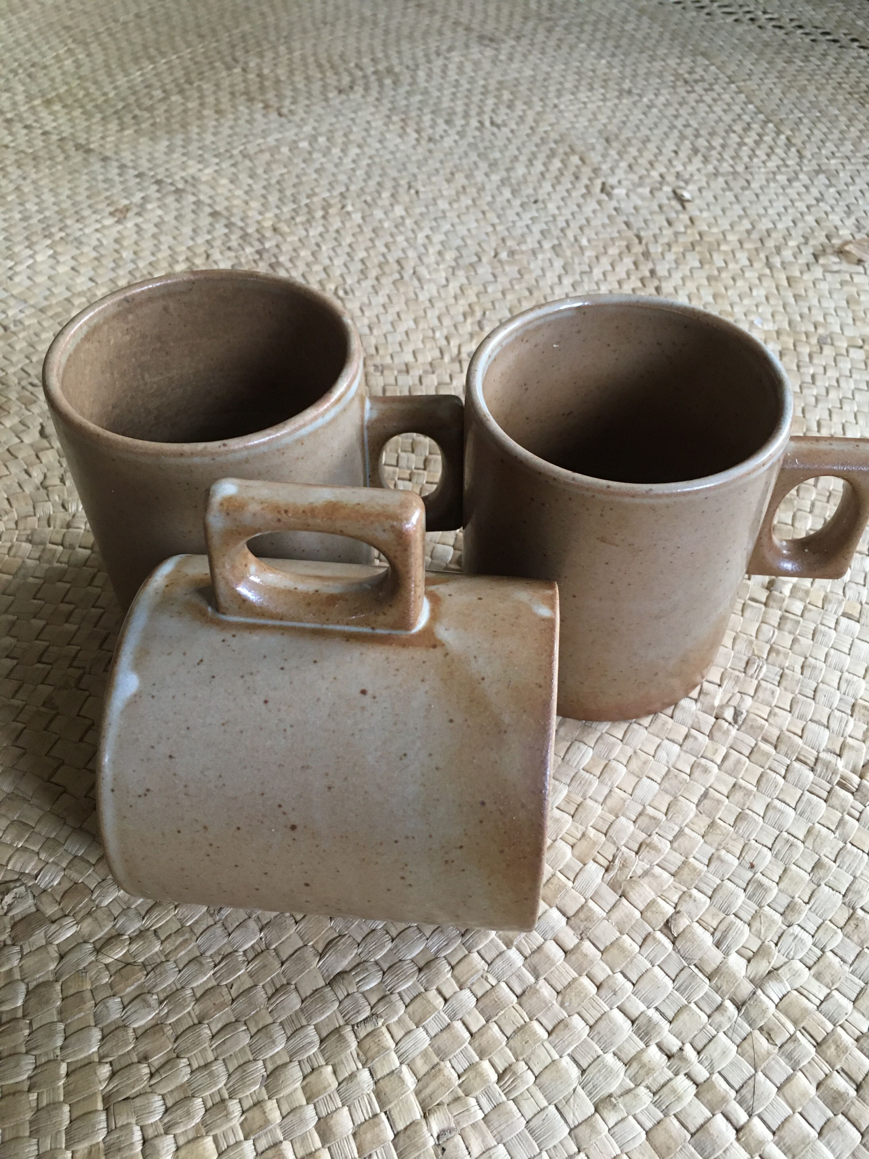 Set of 3 sandstone mugs
