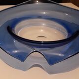 Coupe à fruits en verre bleu forme design