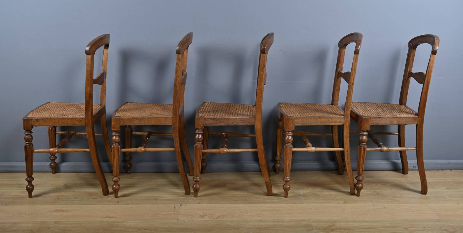 Set of 5 solid oak chairs, Louis Philippe period – 2nd half of the 19th century.