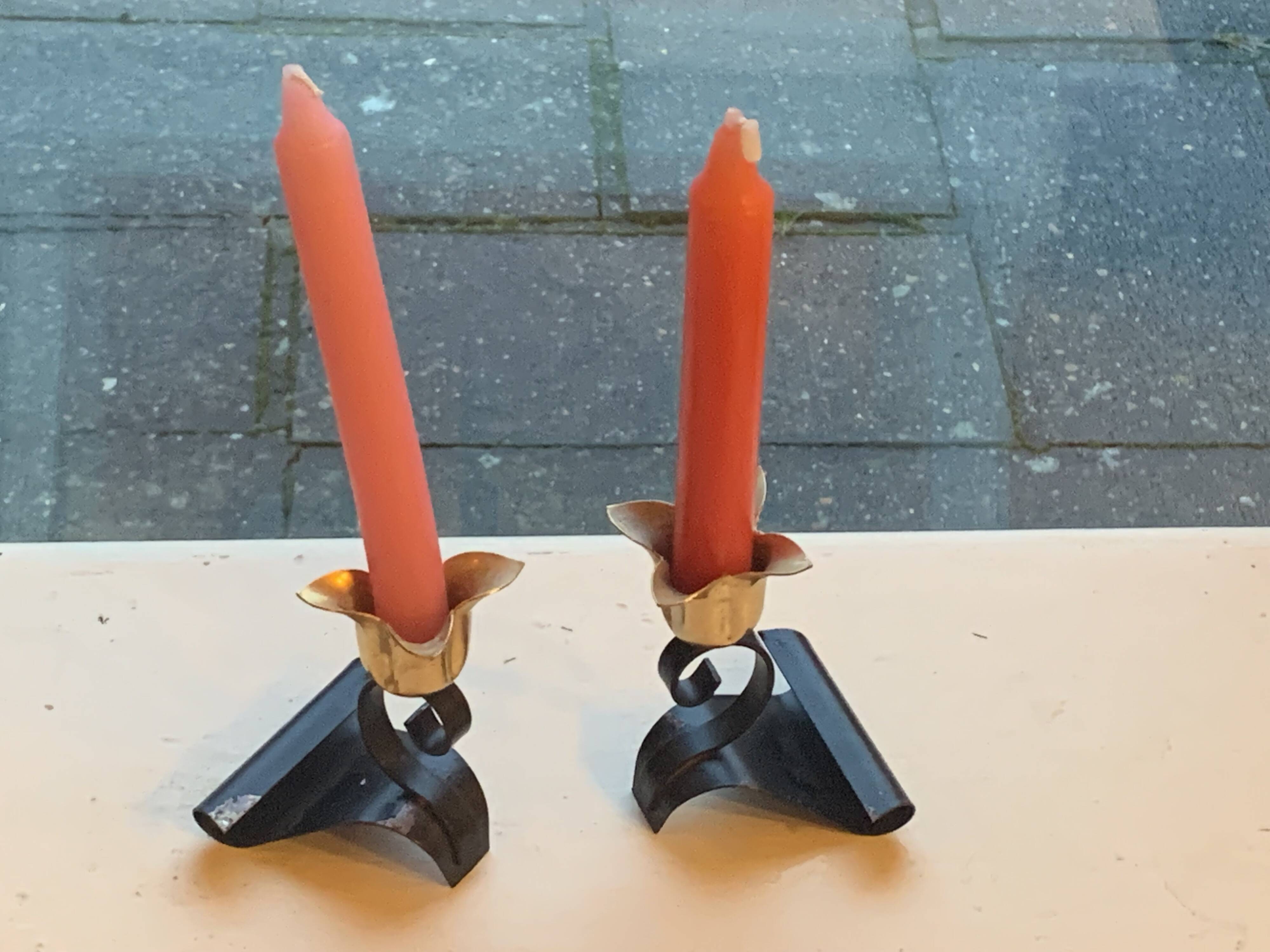 Set of two candlesticks, in the shape of flowers, tulips in black and gold metal, vintage