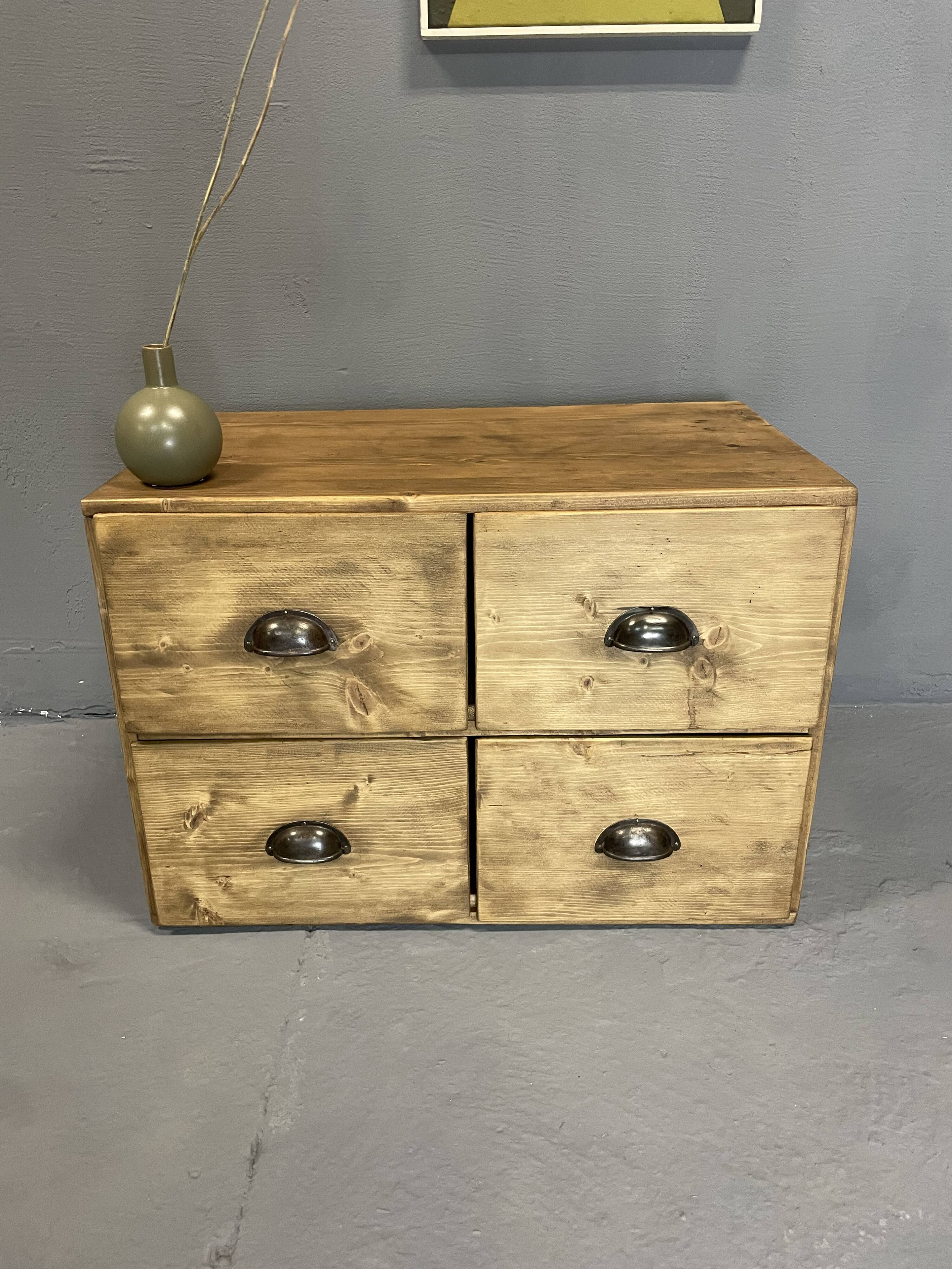 Small piece of furniture with 4 drawers