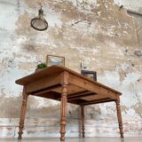 Table with turned legs in solid wood