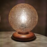 Lumières de table bois avec capot en verre doré années 70