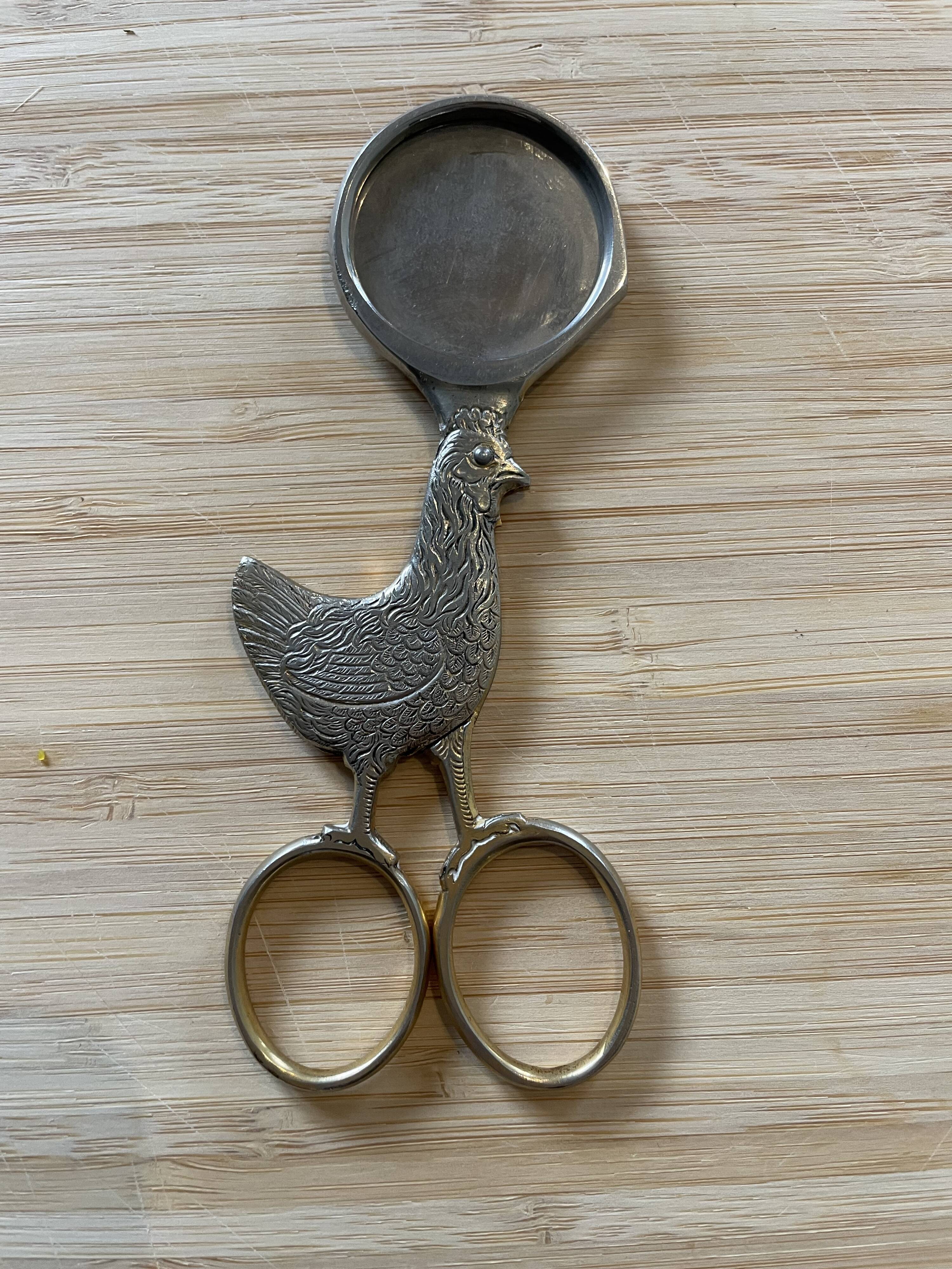 Ciseaux ou couteaux à oeuf vintage