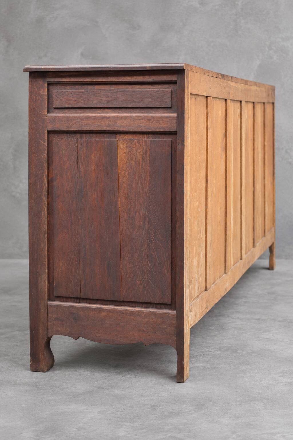 Sideboard or buffet in the Dudouyt style, made of solid oak wood.