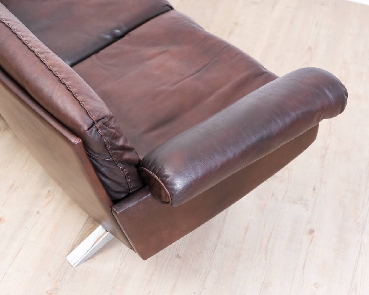 Brown leather 2-seater sofa by De Sede, model DS 31, vintage 1960s.