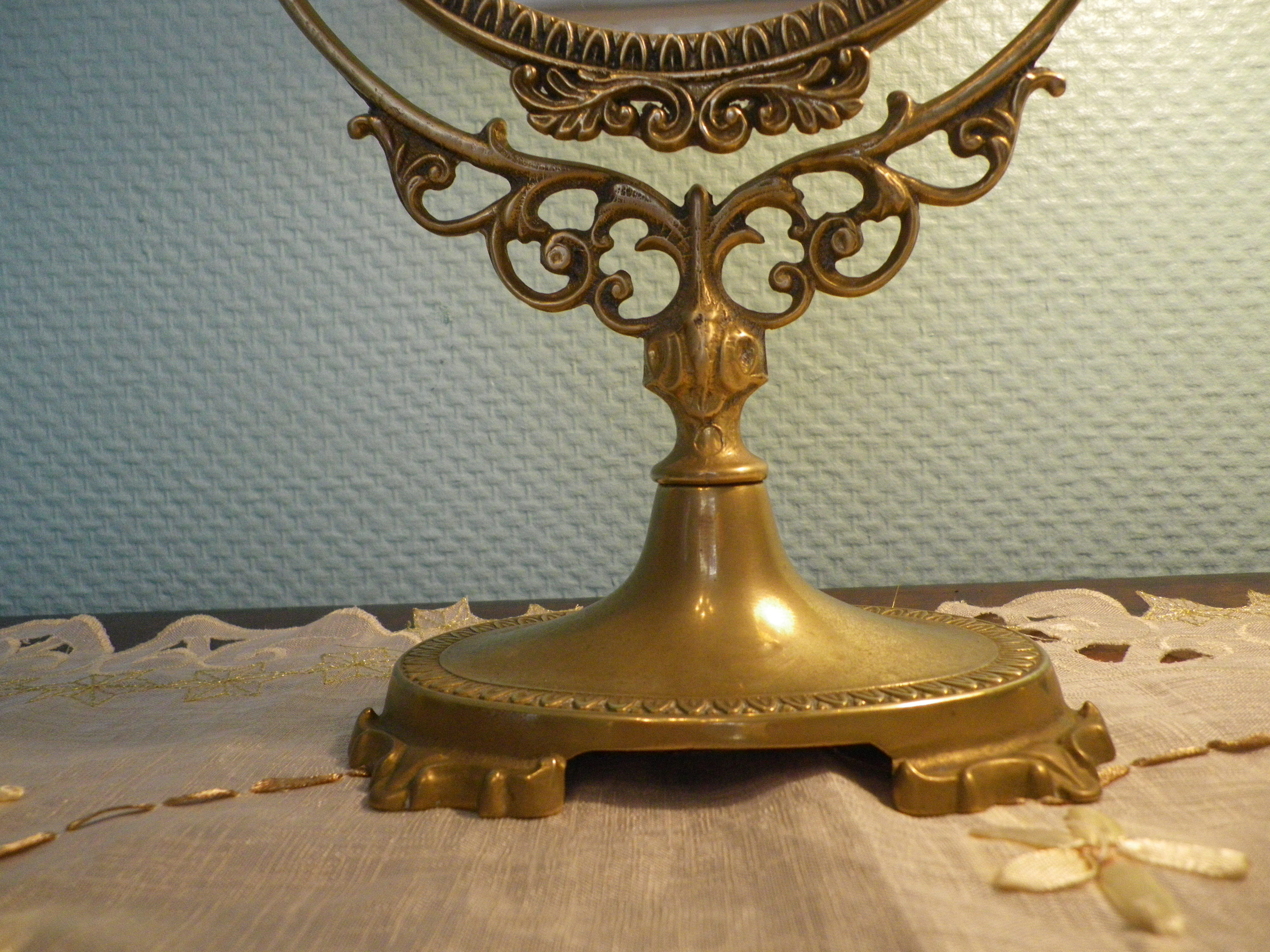 Psyche mirror in brass 39x30cm