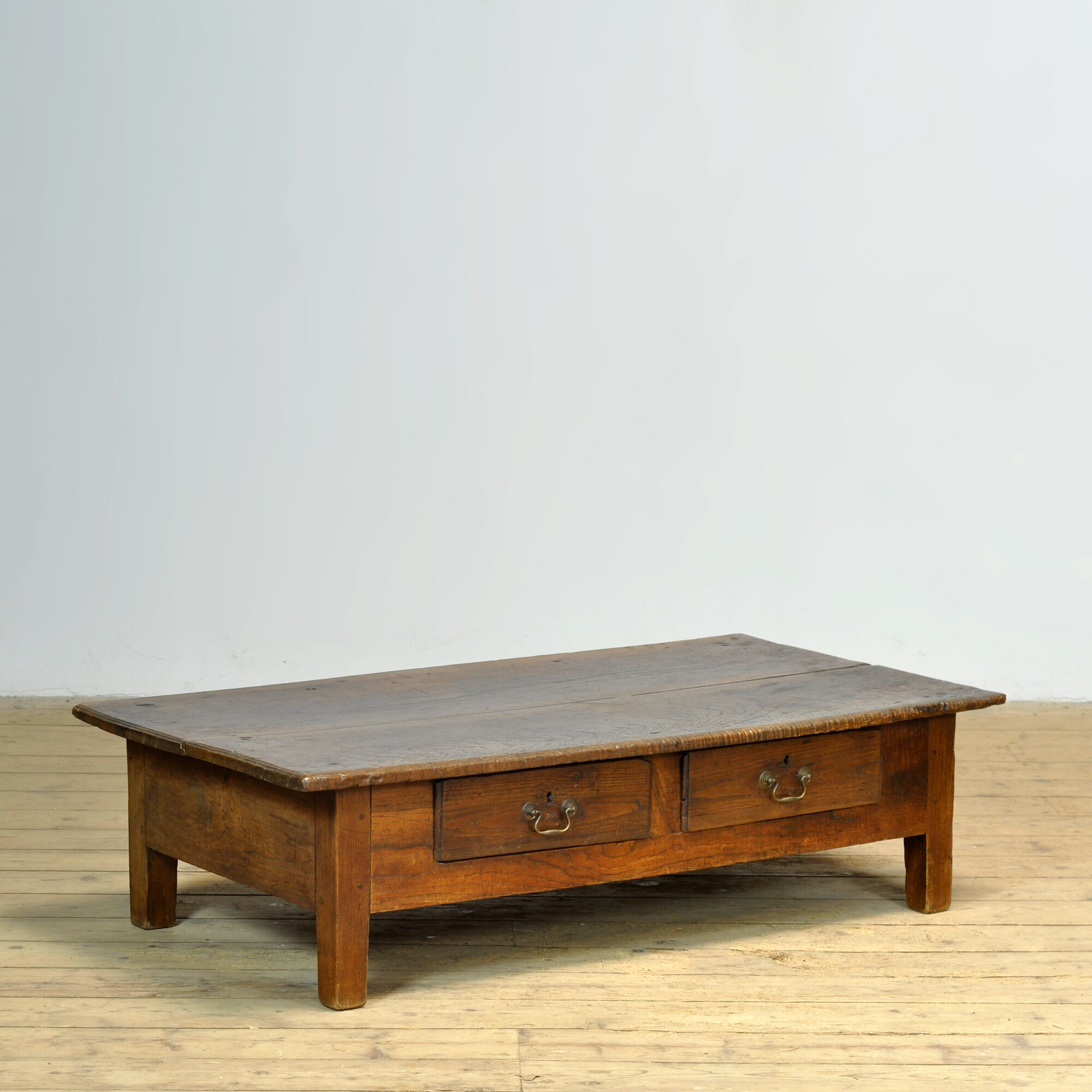 Oak coffee table, circa 1820