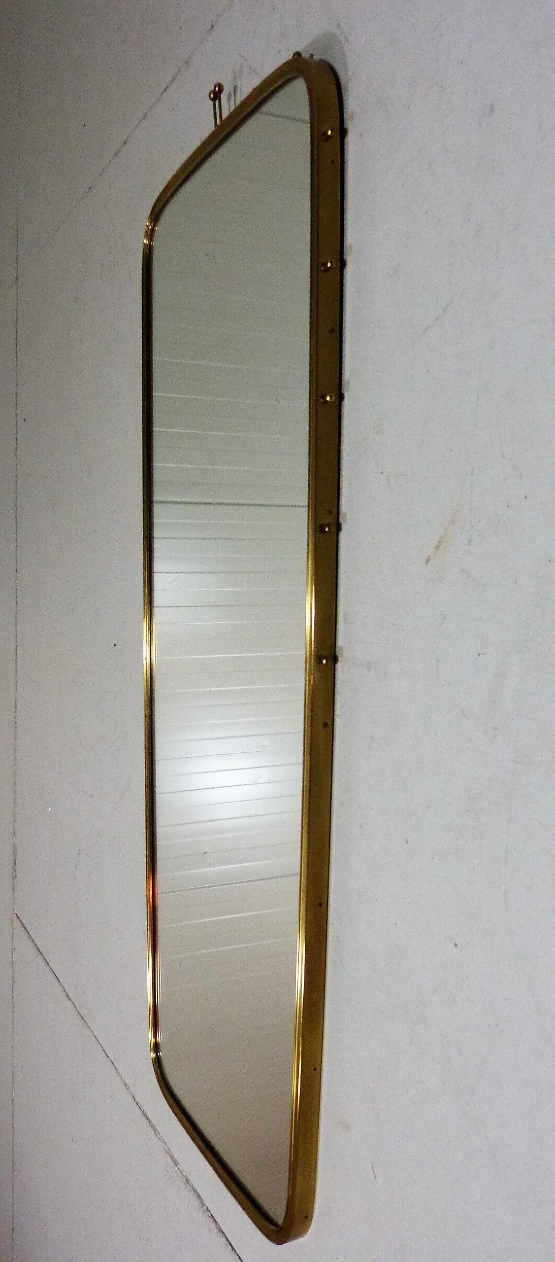 Brass wall mirror by "Münchener Zierspiegel", Germany