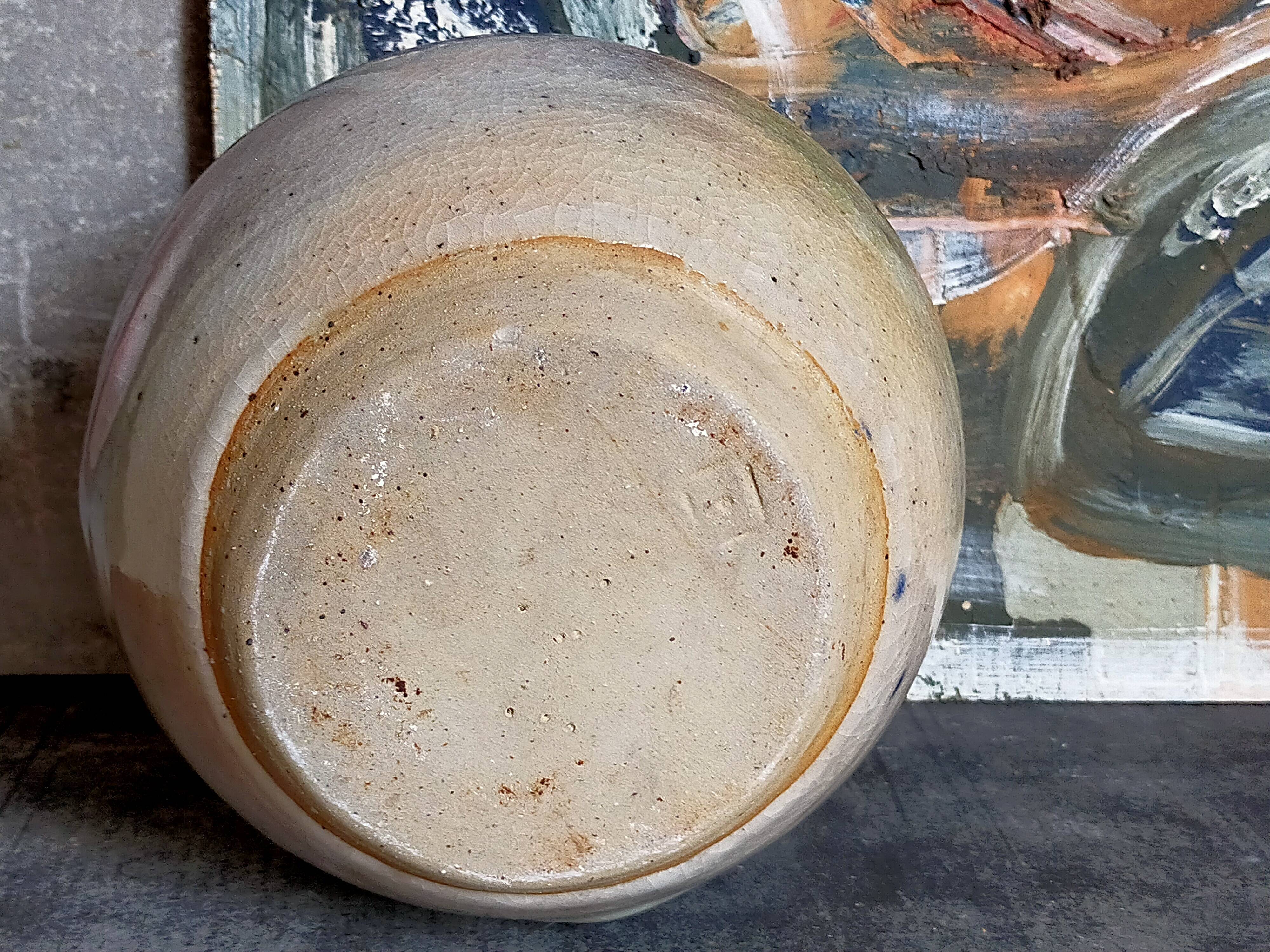 Ball vase in enamel sandstone cracked inside Indigo