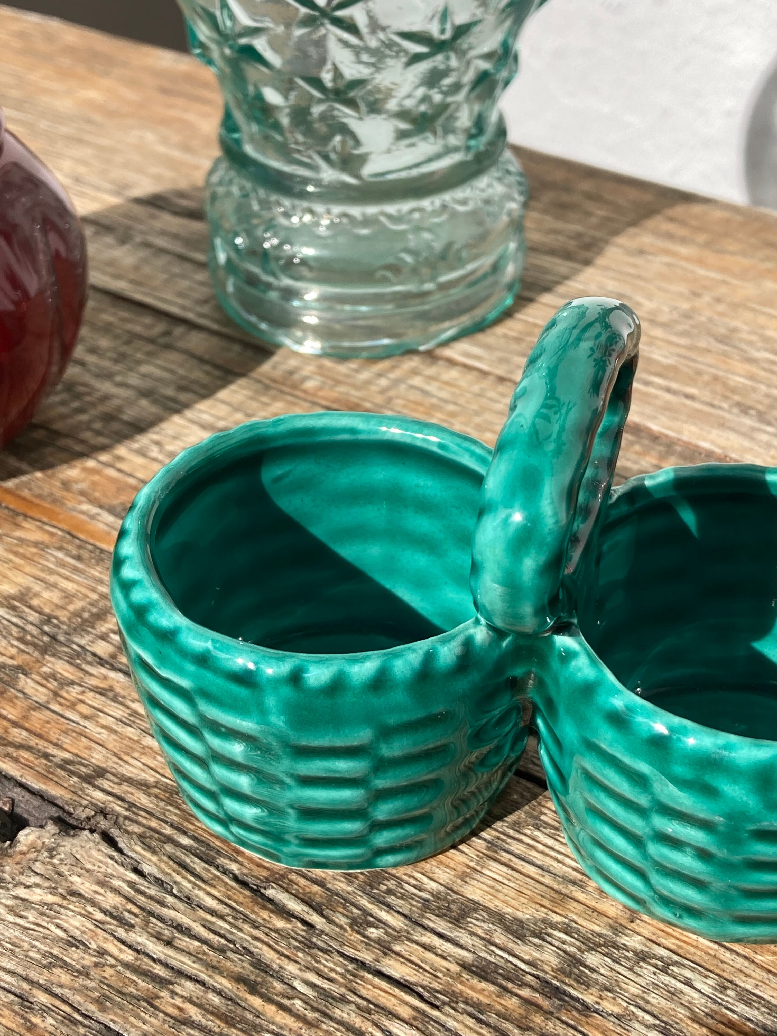 Green slurry pepper shaker, vintage ceramics