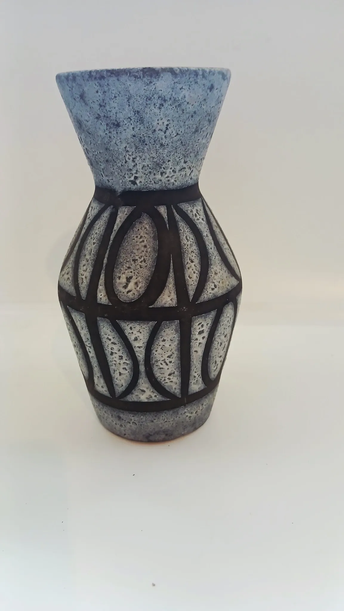 Diabolo/hourglass vase West Germany 60s/70s model 523/18