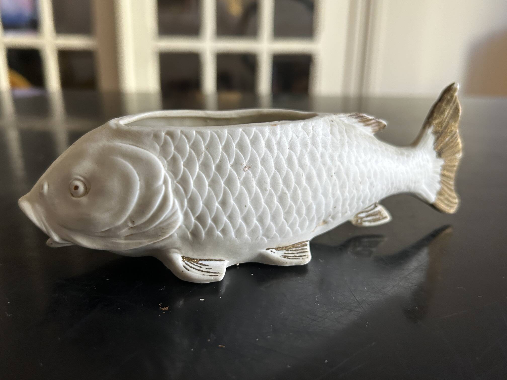 fish pocket ashtray in biscuit Heubach & co
