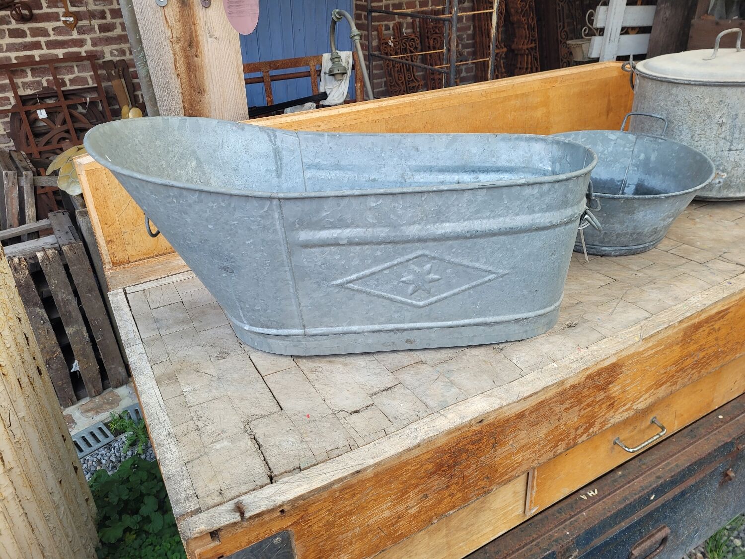 Zinc children's bathtub
