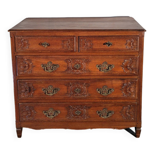 Commode sculptée en chêne massif XIX ème