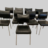 Suite de neuf chaises vintage en chrome et similicuir XX siècle