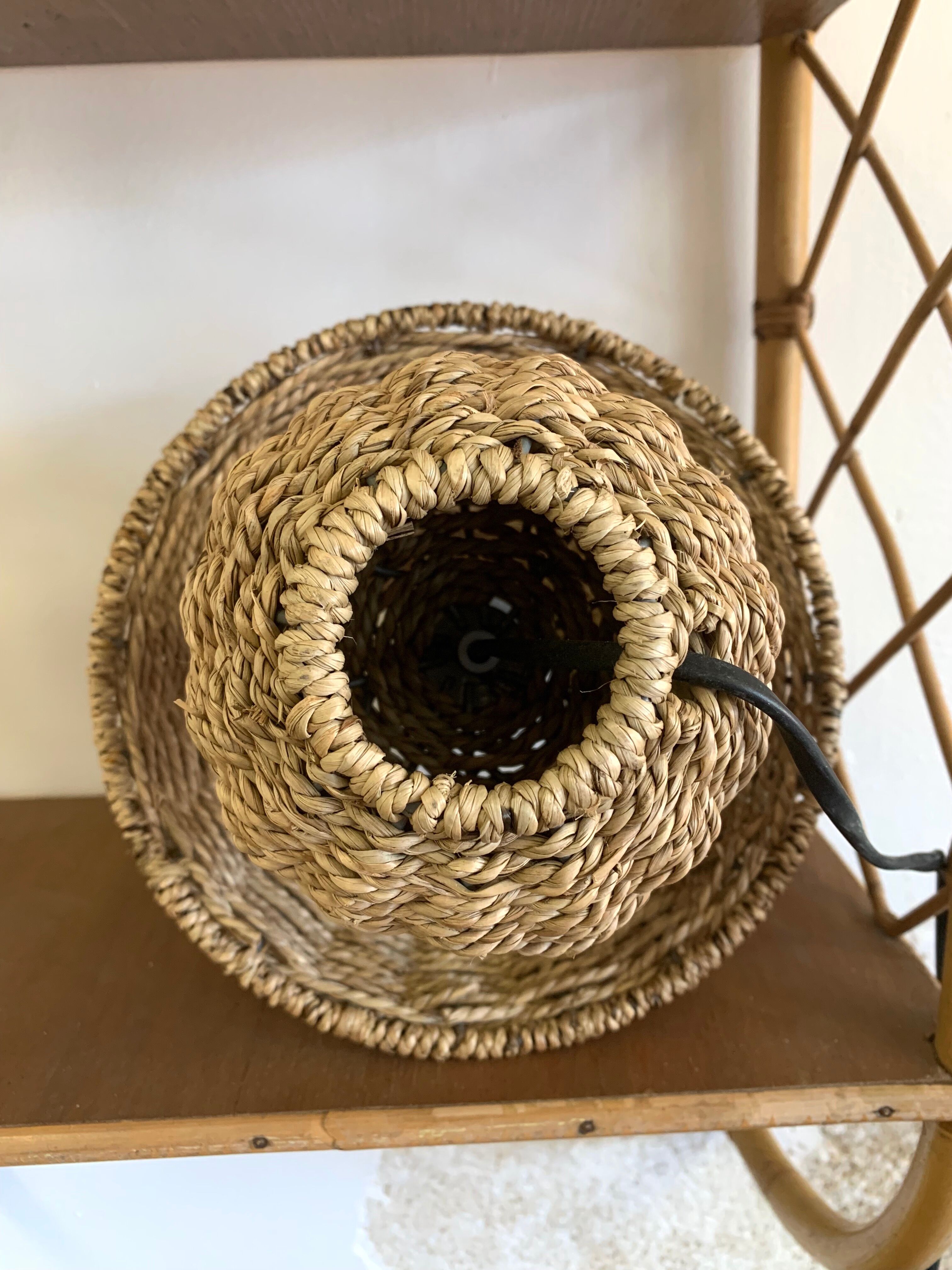 Lampe de chevet en osier