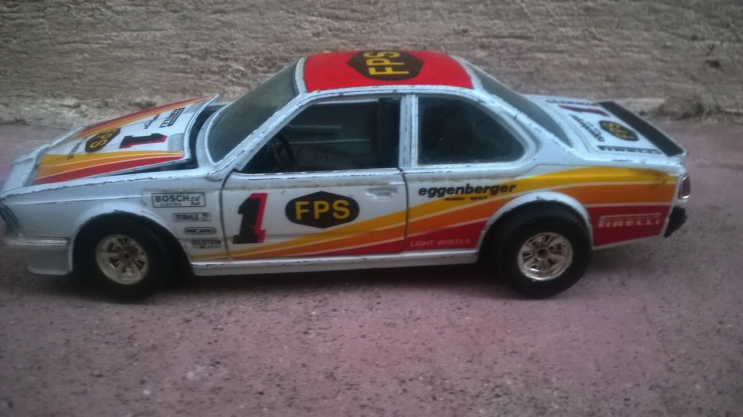 BMW 635 Burago 1/26