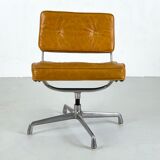 Magnificent pair of "Intermediate" office chairs by Charles & Ray Eames for Herman Miller – 1960s