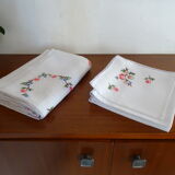 Openwork tablecloth and 8 assorted napkins 230 x 165