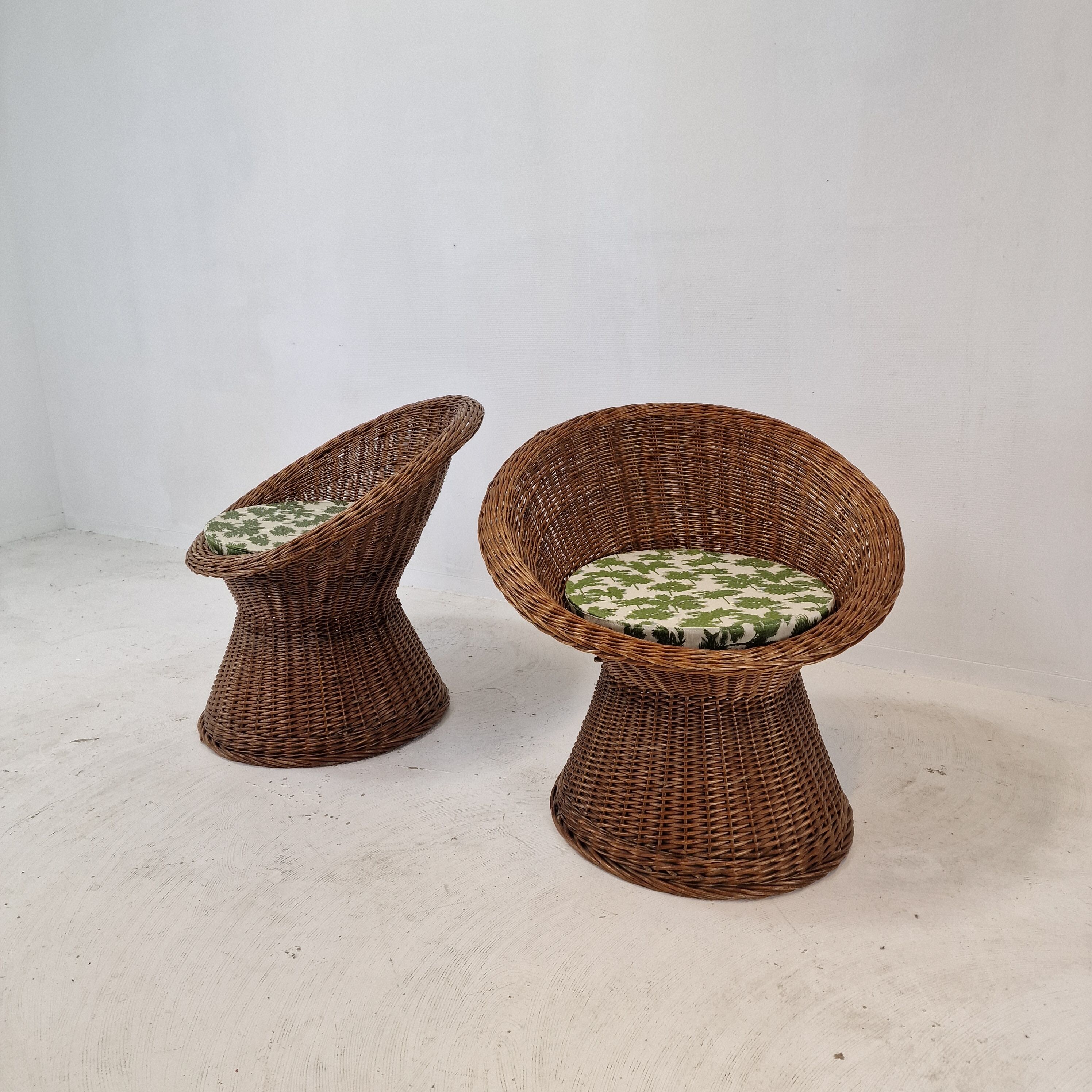 Pair of italian wicker lounge chairs, 1960's