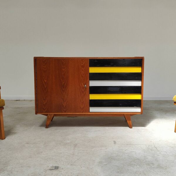 Buffet U458 jaune par Jiri Jiroutek pour Interier Praha 1960