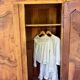 Armoire ancienne française en noyer massif – style Louis XV, fin XIXe siècle