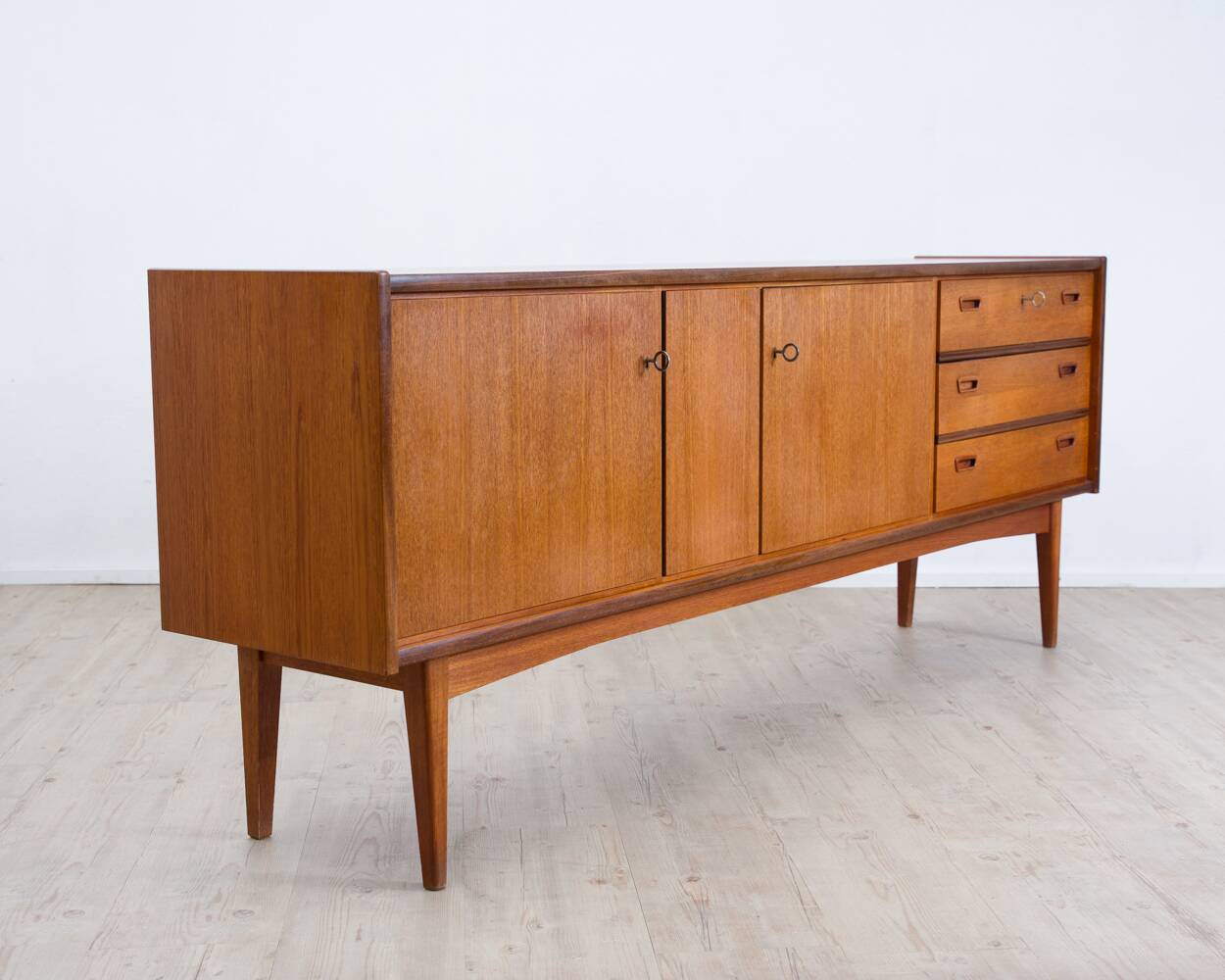 Scandinavian design teak sideboard, manufacturer Bartels.