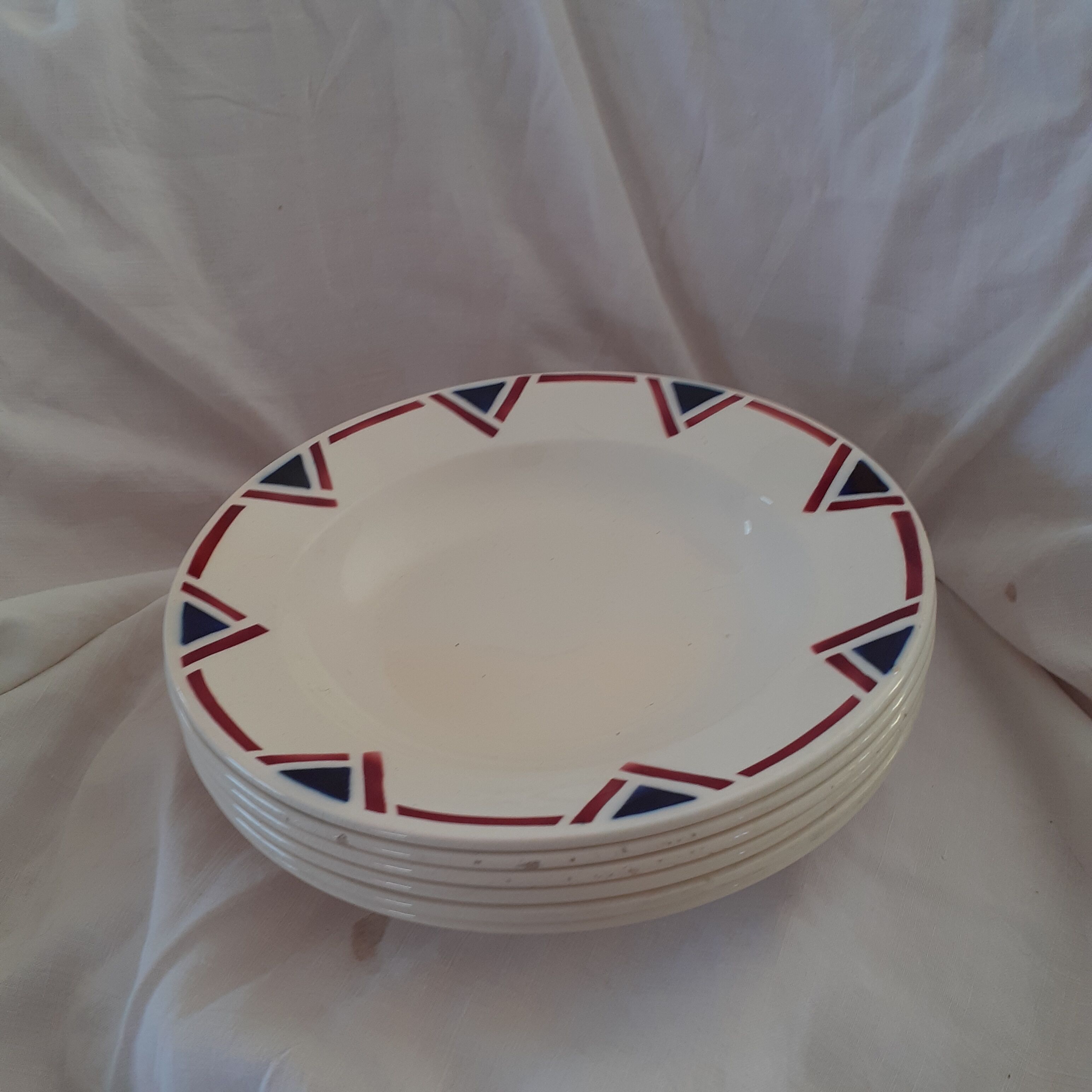 6 hollow plates old Salins les Bains. Basque model;