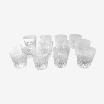 Lot de 12 verres à whisky en cristal Baccarat modèle Picadilly