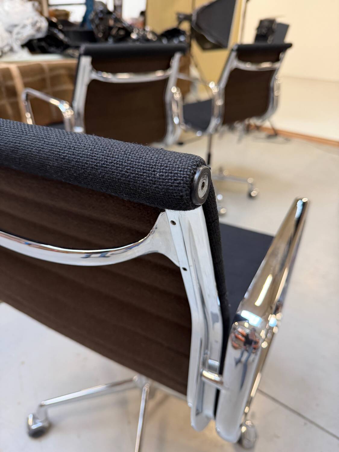 Ensemble de fauteuils " EA 117 " Charles Ray Eames pour ICF USA 1969.