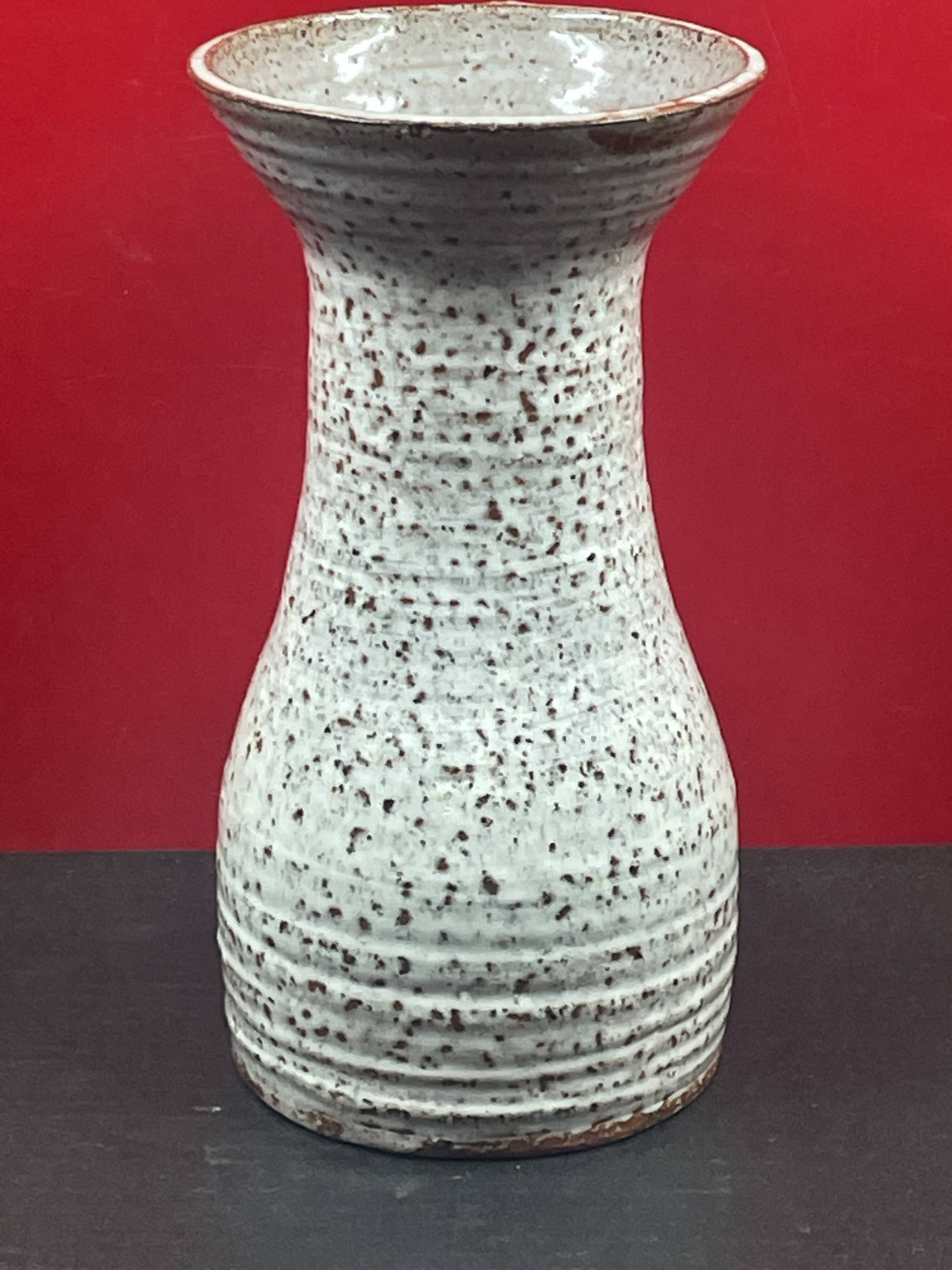 Contemporary ceramics likely to be identified Vallauris