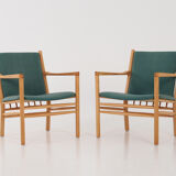 Armchair design J147 by Erik Ole Jørgensen of Tarm Stole & Møbelfabrik.