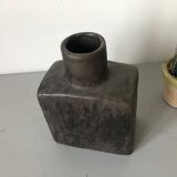 Art pottery of Mobach Holland Cubist vase in black enamelled sandstone