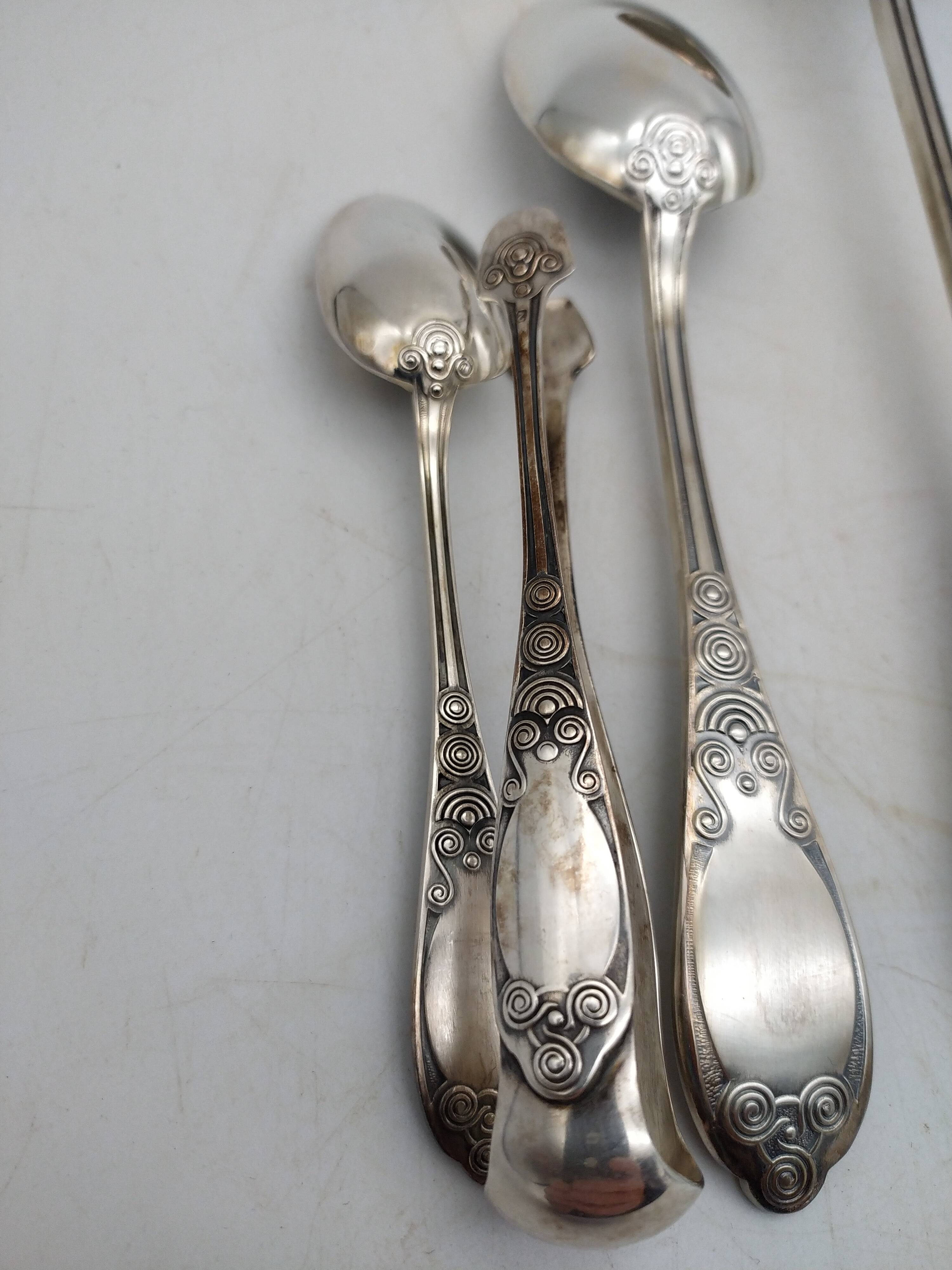 Bigouden decor cutlery set. 38 pieces. Silver-plated metal.