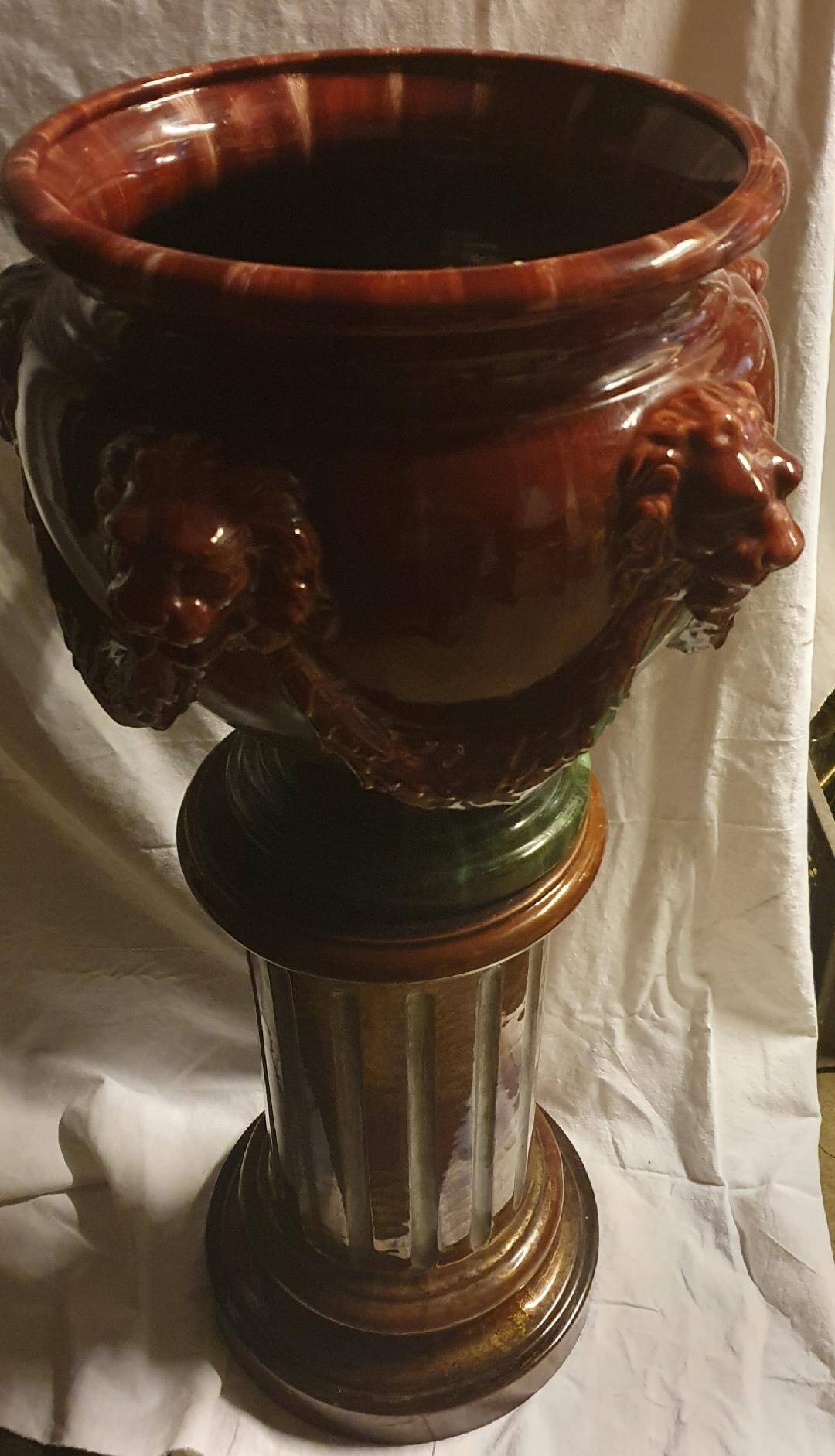 CLEMENT POT ON COLUMN CLEMENT MASSIER