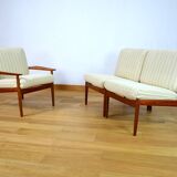 3 Chauffeuses Formant Banquette Danoise de Grete Jalk Édition Glostrup 1960
