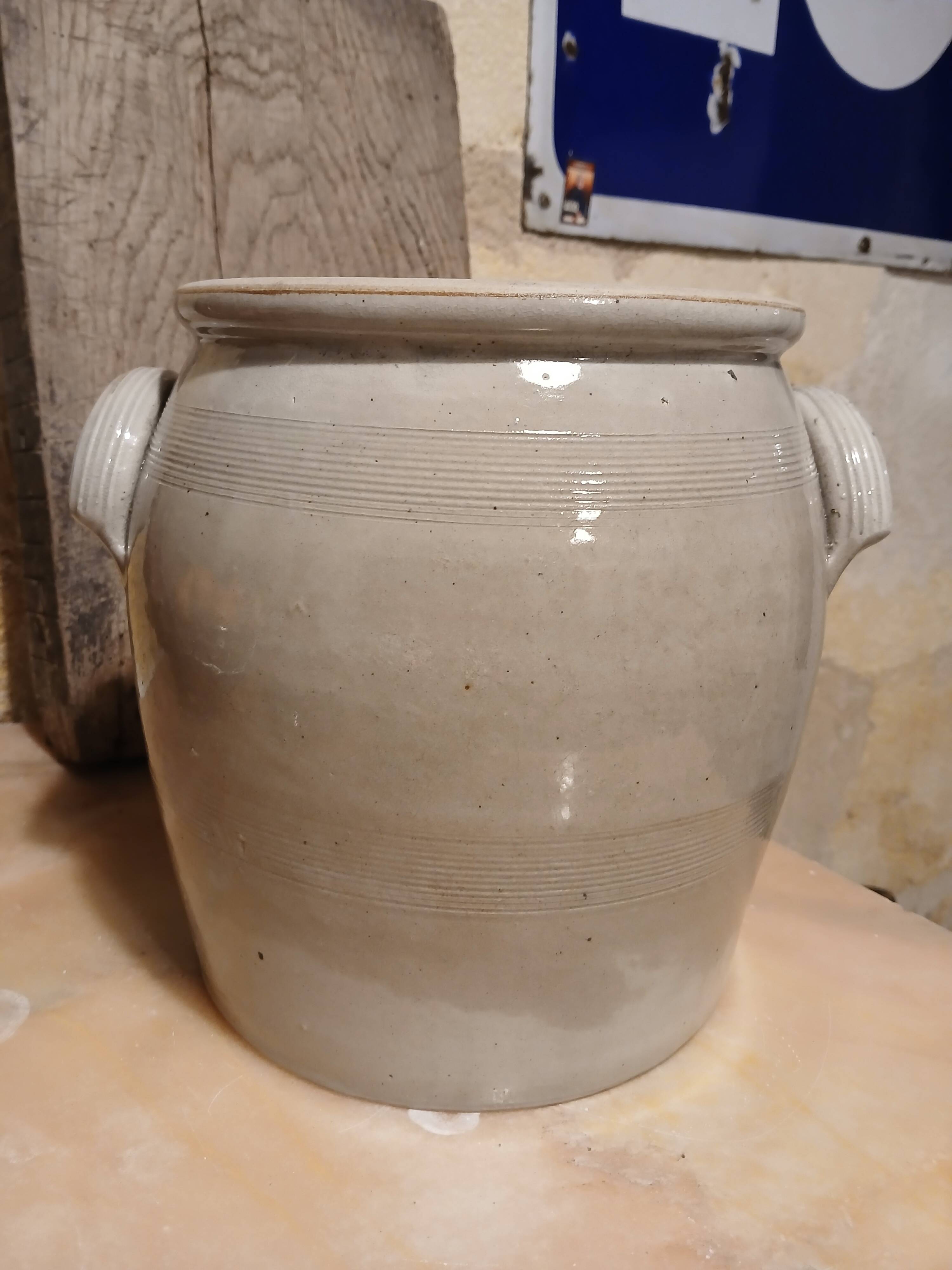 Old stoneware grease pot, gray Height 24.5 cm
